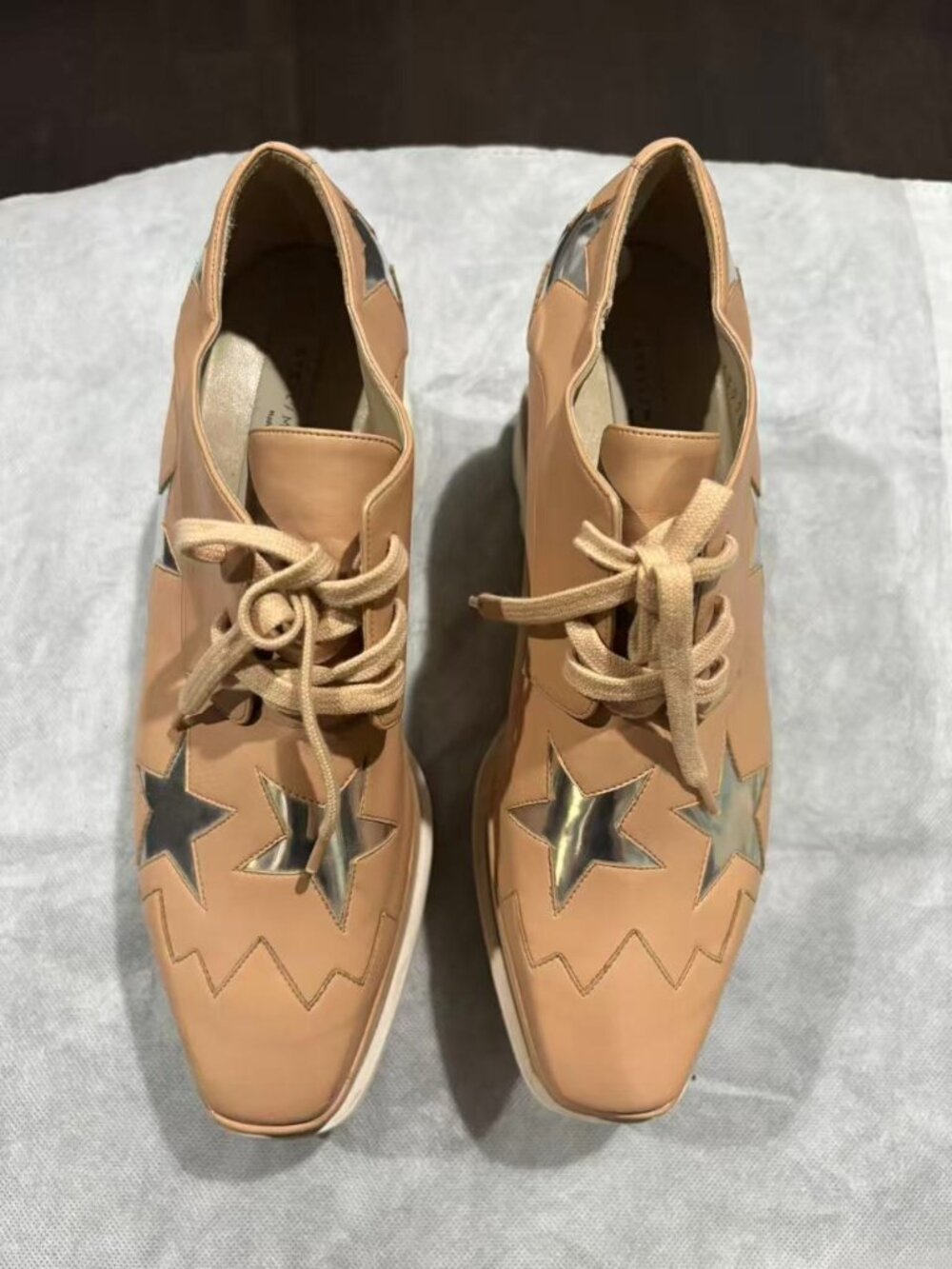 Stella McCartney Beige Platform Derby Shoes with Gold Stars - Picture 5 of 8